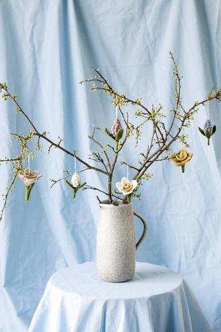 Perlenhyazinthe – Pearl Hyacinth – weiss – Handgemacht aus Filz von Gry & Sif