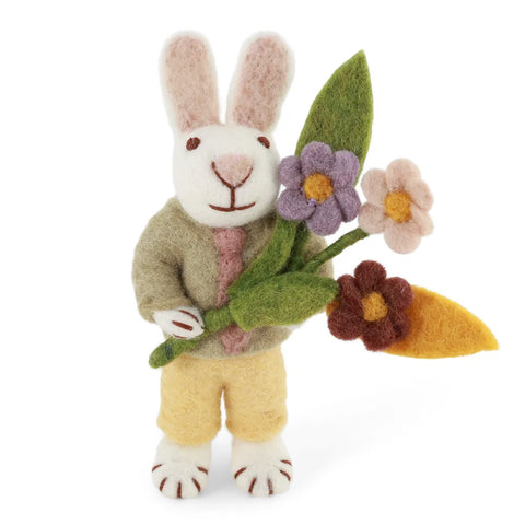 Hase mit Krawatte und Blumen – Handgemacht aus Filz von Gry & Sif