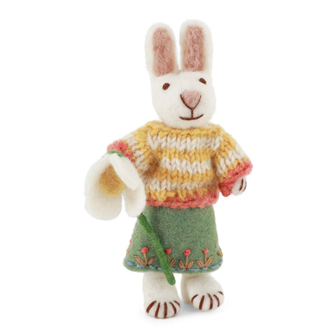 Hase mit Schneeglöckchen – Handgemacht aus Filz von Gry & Sif
