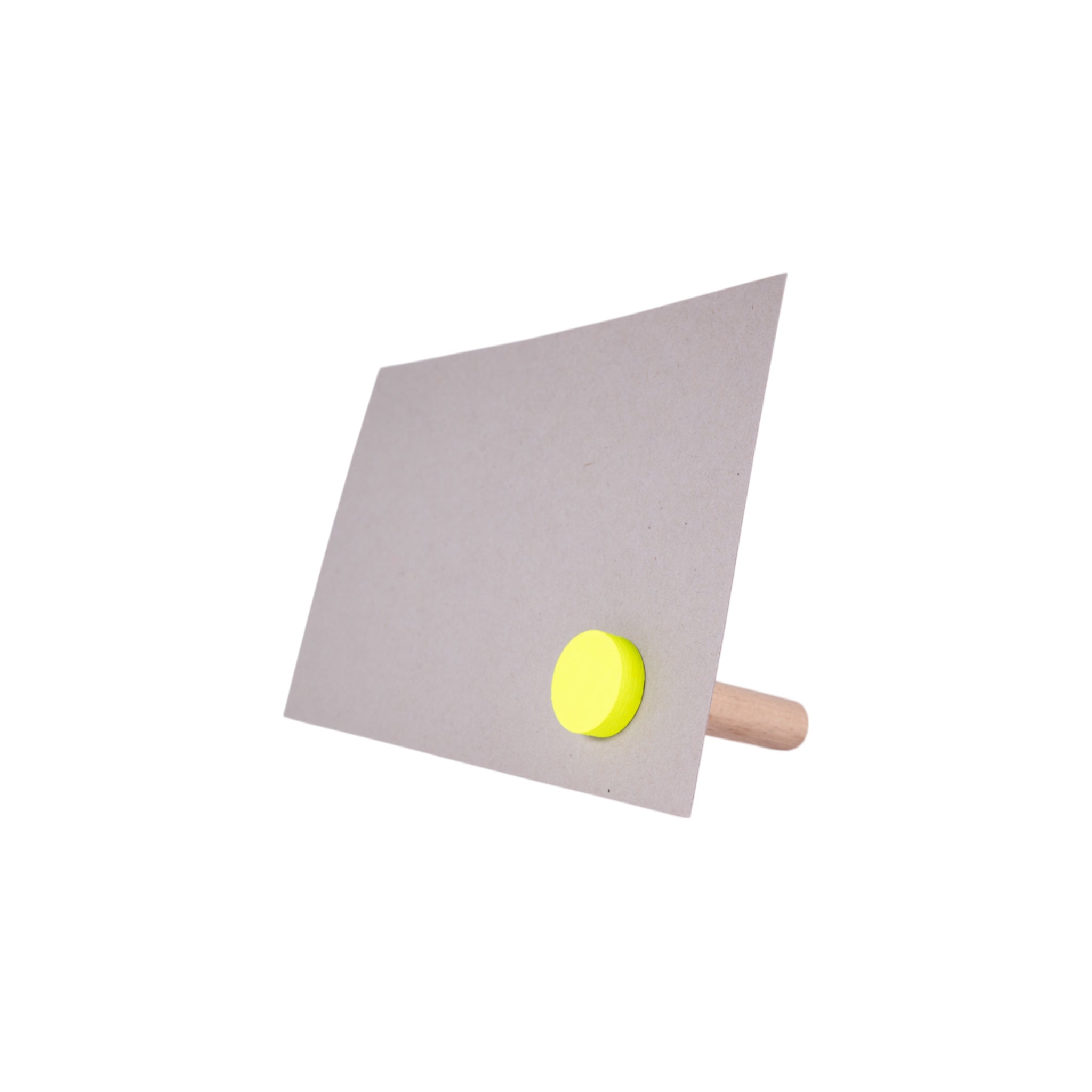 Wort-Halter Neon Gelb mit eingesteckter Karte – Rundholz aus Buche mit Magnet