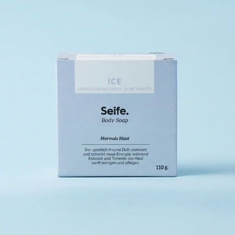 Naturseife Ice von Natur i de Hand – hellblaue Kartonschachtel mit Aufschrift «Ice – Seife – Body Soap», 110 g