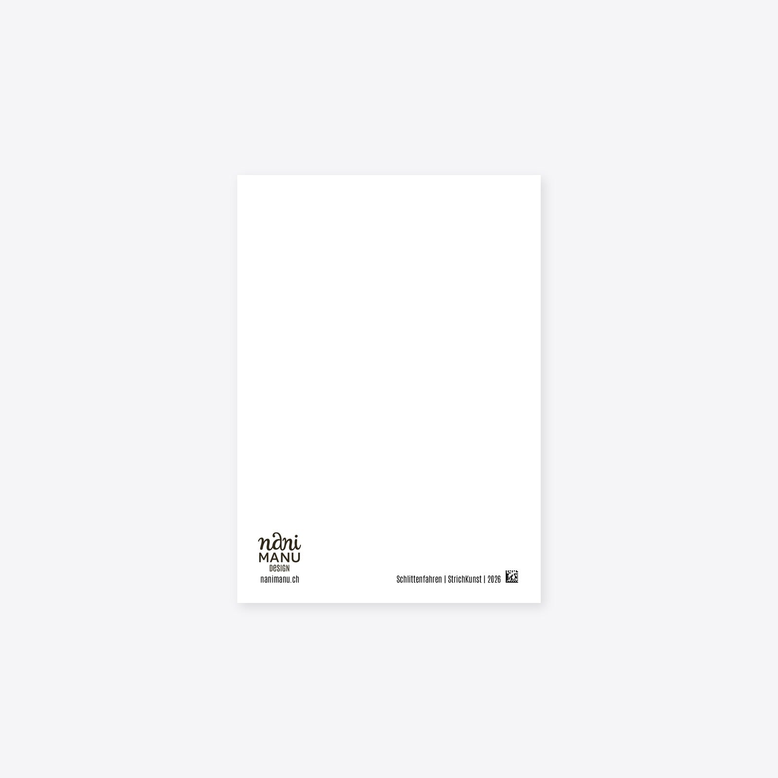 Rückseite der NaniManu Postkarte «Schlittenfahren» – frei zum Beschreiben, mit Logo, nanimanu.ch und Matrix-Code