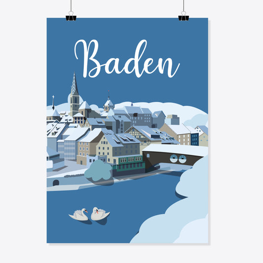 Poster «Vintage Baden Altstadt Winter» von Reana.Design mit Clips aufgehängt – verschneite Altstadt, Holzbrücke und zwei Schwäne auf der Limmat