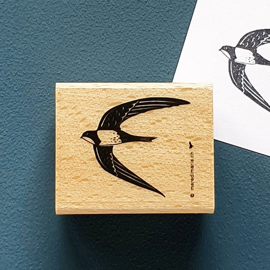 Holzstempel «Alpensegler» von Mare di Maria – rechteckiger Holzstempel mit fliegendem Alpensegler auf dunkelgrünem Grund, daneben der schwarze Abdruck auf weissem Papier