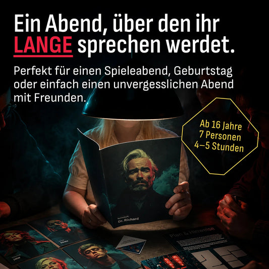 Frau liest ein Rollenheft bei Lampenlicht – «Zeitschleifen» für 7 Personen ab 16 Jahren, 4–5 Stunden